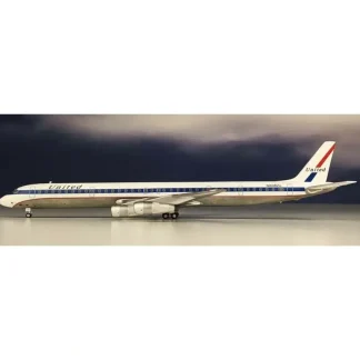 Aero Classics AC219549B 1:200 United Airlines DC-8-61 N8082U - Miniature Marvels: Airplane Models & Painted Dice* Airplane Model