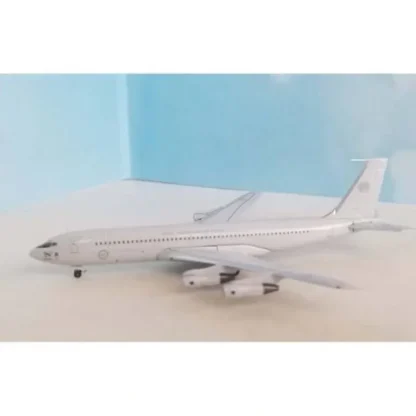 Aeroclassics AC411308 1:400 RAAF Boeing 707 A20-261 - Miniature Marvels: Airplane Models & Painted Dice* Airplane Model