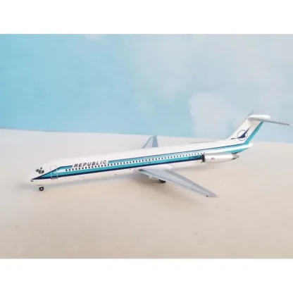AeroClassics AC411328 1:400 Republic DC-9-50 N778NC - Miniature Marvels: Airplane Models & Painted Dice* Airplane Model