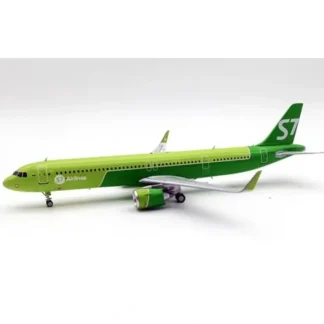 AviaBoss A2053 1:200 S7 Siberia Airlines Airbus A321-271 - Miniature Marvels: Airplane Models & Painted Dice* Airplane Model