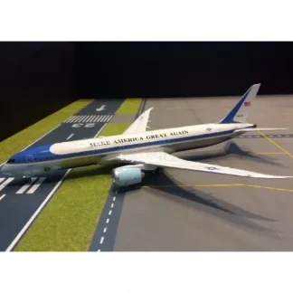 *B Models B-USAF-789-02P 1:200 USAF Boeing 787-9 "Make America Great Again" - Miniature Marvels: Airplane Models & Painted Dice* Airplane Model