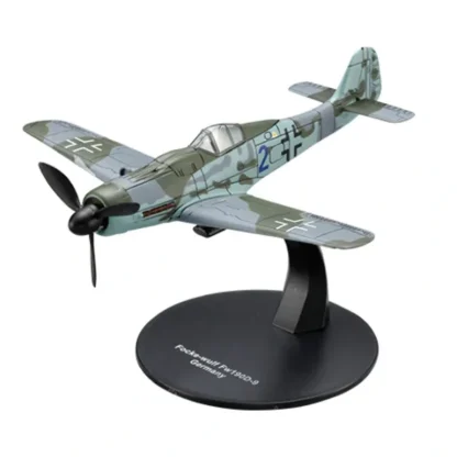 De Agostini #15 Focke-Wulf Fw 190D-9 - IV./JG 3 "Udet," Luftwaffe, Prenzlau, Germany, 1945 - Miniature Marvels: Airplane Models & Painted Dice* Airplane Model
