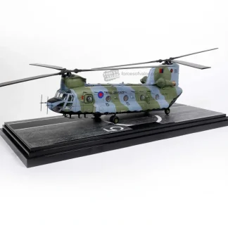 Forces of Valor FOV-821004C RAF Chinook HC1 - Miniature Marvels: Airplane Models & Painted Dice* Airplane Model