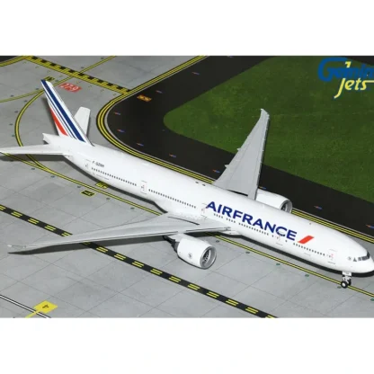 Gemini Jets G2AFR1282 1:200 Air France Boeing 777-300ER F-GZNH - Miniature Marvels: Airplane Models & Painted Dice* Airplane Model