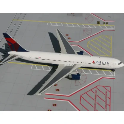 Gemini Jets G2DAL144 1:200 Delta Airlines Boeing 767-300 - Miniature Marvels: Airplane Models & Painted Dice* Airplane Model