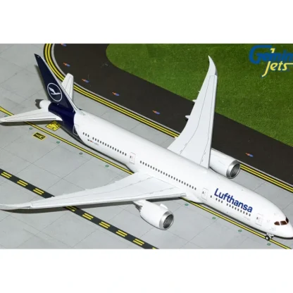 Gemini Jets G2DLH1050 1:200 Lufthansa Boeing 787-9 - Miniature Marvels: Airplane Models & Painted Dice* Airplane Model