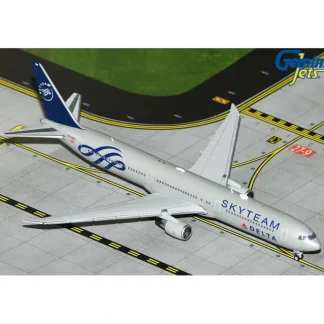 Gemini Jets GJDAL2156 1:400 Delta Boeing 767-400 N844MH Skyteam Livery - Miniature Marvels: Airplane Models & Painted Dice* Airplane Model