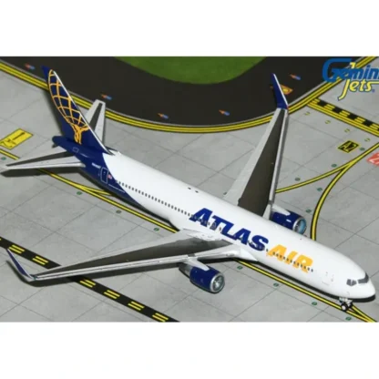 Gemini Jets GJGTI2166 1:400 Atlas Air Boeing 767-300ER - Miniature Marvels: Airplane Models & Painted Dice* Airplane Model