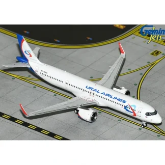 Gemini Jets GJSVR2195 1:400 Ural Airlines A321neo RA-73800 - Miniature Marvels: Airplane Models & Painted Dice* Airplane Model