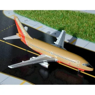 Gemini Jets GJSWA237 1:400 Southwest Boeing 737-200 - Miniature Marvels: Airplane Models & Painted Dice* Airplane Model