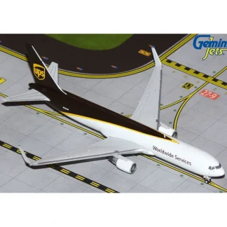 Gemini Jets GJUPS1918 1:400 UPS Boeing 767-300ERF - Miniature Marvels: Airplane Models & Painted Dice* Airplane Model