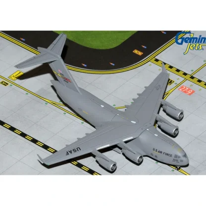 Gemini Jets GMUSA115 1:400 USAF Boeing C-17 Globemaster III March AFB - Miniature Marvels: Airplane Models & Painted Dice* Airplane Model