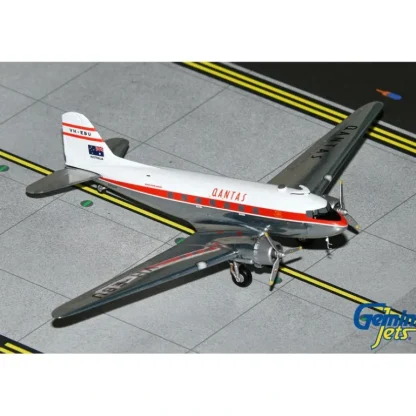 Gemini Jets G2QFA553 1:200 Qantas Airways DC-3 VH-EBU - Miniature Marvels: Airplane Models & Painted Dice* Airplane Model
