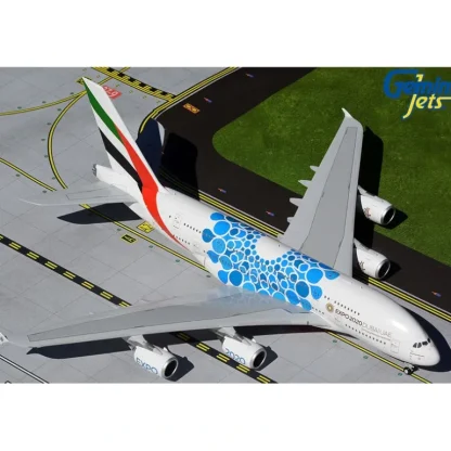 Gemini Jets G2UAE1044 1:200 Emirates Airbus A380 - Miniature Marvels: Airplane Models & Painted Dice* Airplane Model