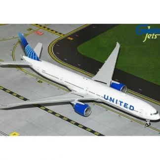 Gemini Jets G2UAL1247 1:200 United Airlines Boeing 777-300ER N2352U - Miniature Marvels: Airplane Models & Painted Dice* Airplane Model