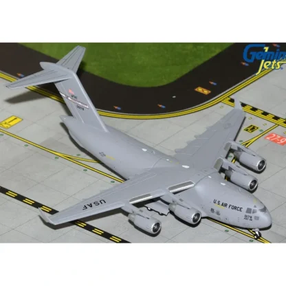 Gemini Macs GMUSA146 1:400 U.S. Air Force C-17A Globemaster III 00-0178 445th Airlift Wing, Wright-Patterson AFB - Miniature Marvels: Airplane Models & Painted Dice* Airplane Model