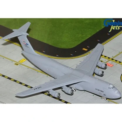 Gemini Macs GMUSA142 1:400 U.S. Air Force C-5M Super Galaxy 85-0009 (Lackland Air Force Base) - Miniature Marvels: Airplane Models & Painted Dice* Airplane Model