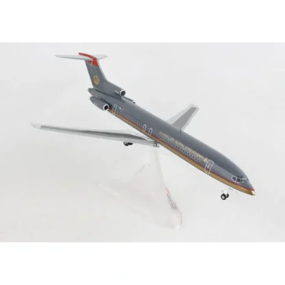 Herpa 572101 1:200 Royal Jordanian 727-200 - Miniature Marvels: Airplane Models & Painted Dice* Airplane Model