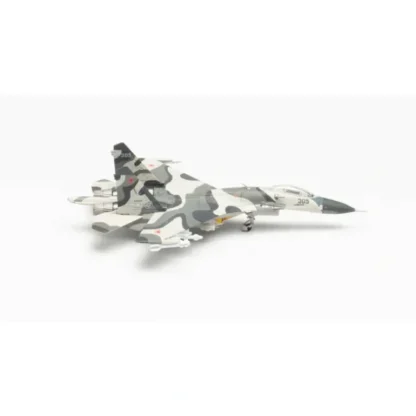 Herpa Wings HE571425 1/200 Su-27 - Miniature Marvels: Airplane Models & Painted Dice* Airplane Model