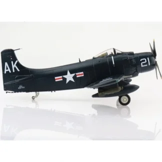 Hobby Master HA2918 1:72 Douglas AD-3 Skyraider - Miniature Marvels: Airplane Models & Painted Dice* Airplane Model