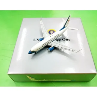 Hogan 8829 1:400 USAF Boeing C-40C - Miniature Marvels: Airplane Models & Painted Dice* Airplane Model