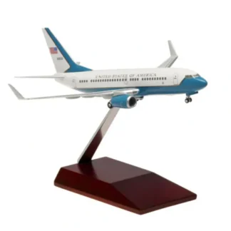 Hogan 1:200 USAF Boeing C-40 10154 - Miniature Marvels: Airplane Models & Painted Dice* Airplane Model