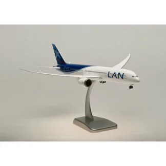 Hogan Wings 0038 1:200 LAN Boeing 787-9 - Miniature Marvels: Airplane Models & Painted Dice* Airplane Model