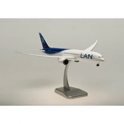 Hogan Wings 0038 1:200 LAN Boeing 787-9 - Miniature Marvels: Airplane Models & Painted Dice* Airplane Model