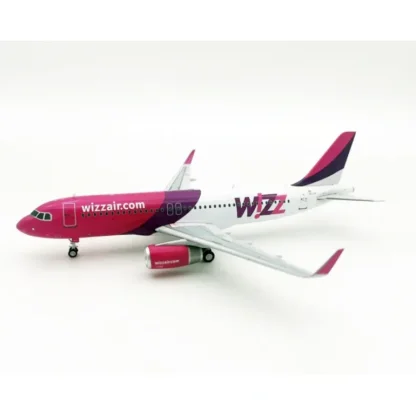 Inflight 1:200 Airbus A320 IF320W60421 - Miniature Marvels: Airplane Models & Painted Dice* Airplane Model