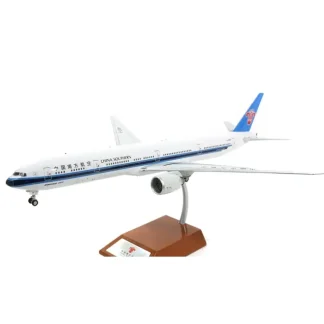 InFlight IF277730815 1:200 China Southern Boeing 777-300ERB-2099 - Miniature Marvels: Airplane Models & Painted Dice* Airplane Model