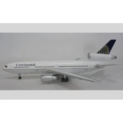 *Inflight IF103026 1:200 Continental Airlines DC-10-30 - Miniature Marvels: Airplane Models & Painted Dice* Airplane Model