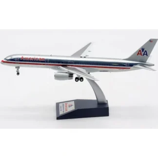 InFlight IF752AA0221P 1:200 757-200 American Airlines - Miniature Marvels: Airplane Models & Painted Dice* Airplane Model