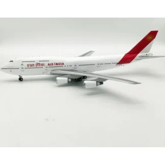 InFlight IF743AI0522 1:200 Air India Boeing 747-300 VT-EPX - Miniature Marvels: Airplane Models & Painted Dice* Airplane Model