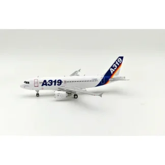 InFlight IFAIRBUS319 1:200 Airbus A319-114 F-WWAS - Miniature Marvels: Airplane Models & Painted Dice* Airplane Model