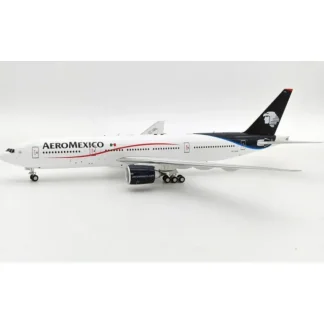 Inflight IF772AM1223 1:200 AeroMexico Boeing 777-2Q8/ER N774AM - Miniature Marvels: Airplane Models & Painted Dice* Airplane Model