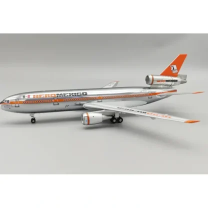 Inflight IF130AM0223P 1:200 AeroMexico McDonnell Douglas DC-10-30 XA-DUH - Miniature Marvels: Airplane Models & Painted Dice* Airplane Model