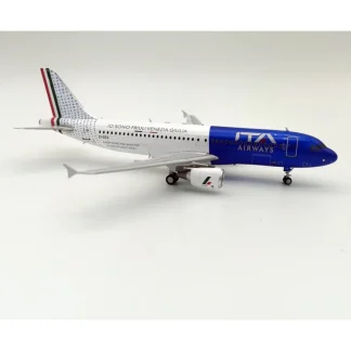 Inflight IF320AZ0523 1:200 ITA Airways Airbus A320 - Miniature Marvels: Airplane Models & Painted Dice* Airplane Model