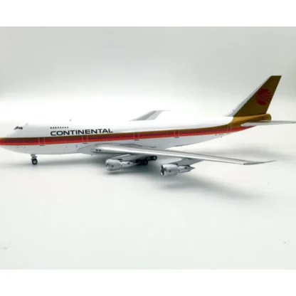 *Inflight IF742CO1122 1:200 Continental Boeing 747-243B - Miniature Marvels: Airplane Models & Painted Dice* Airplane Model