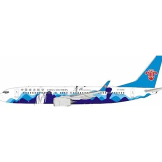 InFlight IF738CZ001 1:200 China Southern Boeing 737-800 B-6068 - Miniature Marvels: Airplane Models & Painted Dice* Airplane Model