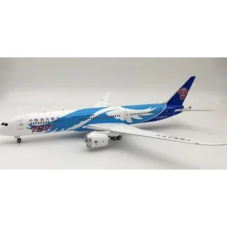 InFlight IF789CZ0319 1:200 China Southern Boeing 787-900 B-II68 - Miniature Marvels: Airplane Models & Painted Dice* Airplane Model
