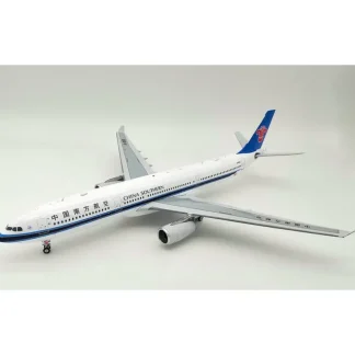 *InFlight200 IF333CZ0518 China Southern A330-300 B-8361 - Miniature Marvels: Airplane Models & Painted Dice* Airplane Model