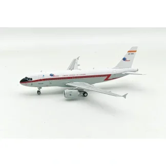 InFlight200 IF319EC0124 Iberia Airbus A319-111 EC-KKS - Miniature Marvels: Airplane Models & Painted Dice* Airplane Model