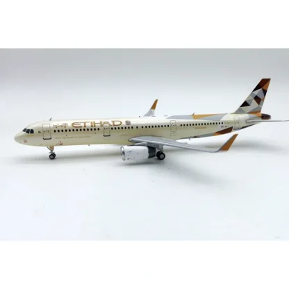 Inflight IF321EY1222 1:200 Etihad Airways Airbus A321-231 - Miniature Marvels: Airplane Models & Painted Dice* Airplane Model