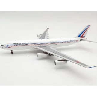 InFlight200 IF342FAF01 Republique Francaise A340-200 F-RAJB - Miniature Marvels: Airplane Models & Painted Dice* Airplane Model
