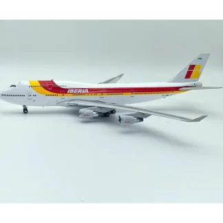 InFlight IF744IB0303 1:200 Iberia Boeing 747-412 TF-AMB - Miniature Marvels: Airplane Models & Painted Dice* Airplane Model