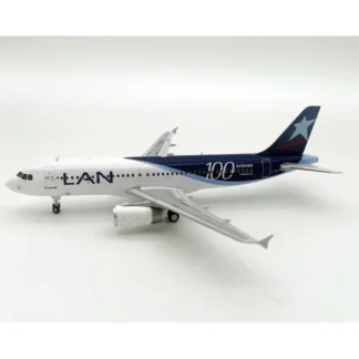 InFlight IF320LA0522 1:200 LAN Airbus A320-233 - Miniature Marvels: Airplane Models & Painted Dice* Airplane Model