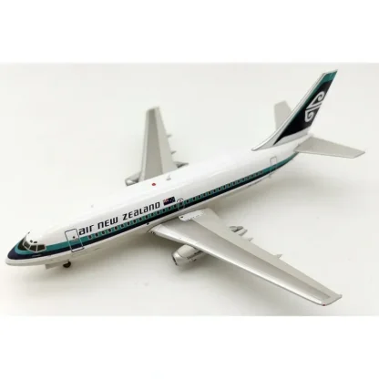 InFlight IF732NZ0720 1:200 Air New Zealand Boeing 737-200 - Miniature Marvels: Airplane Models & Painted Dice* Airplane Model