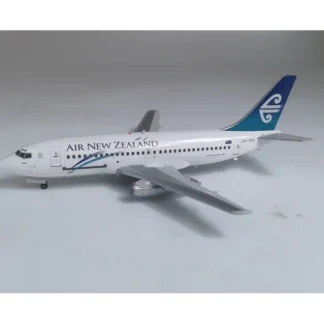 Inflight IF732NZ0922 1:200 Air New Zealand Boeing 737-200 - Miniature Marvels: Airplane Models & Painted Dice* Airplane Model