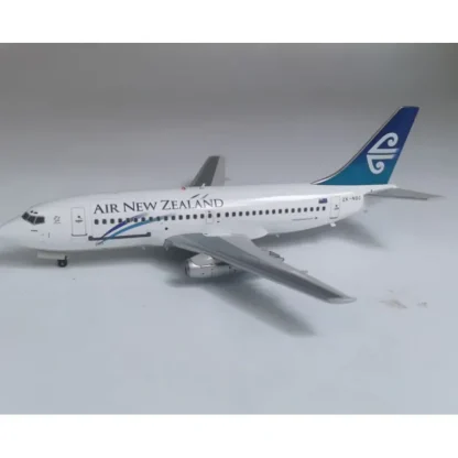 Inflight IF732NZ0922 1:200 Air New Zealand Boeing 737-200 - Miniature Marvels: Airplane Models & Painted Dice* Airplane Model