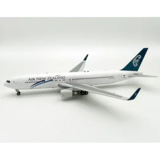 InFlight IF763NZ1221 1:200 Air New Zealand Boeing 767-300ER - Miniature Marvels: Airplane Models & Painted Dice* Airplane Model